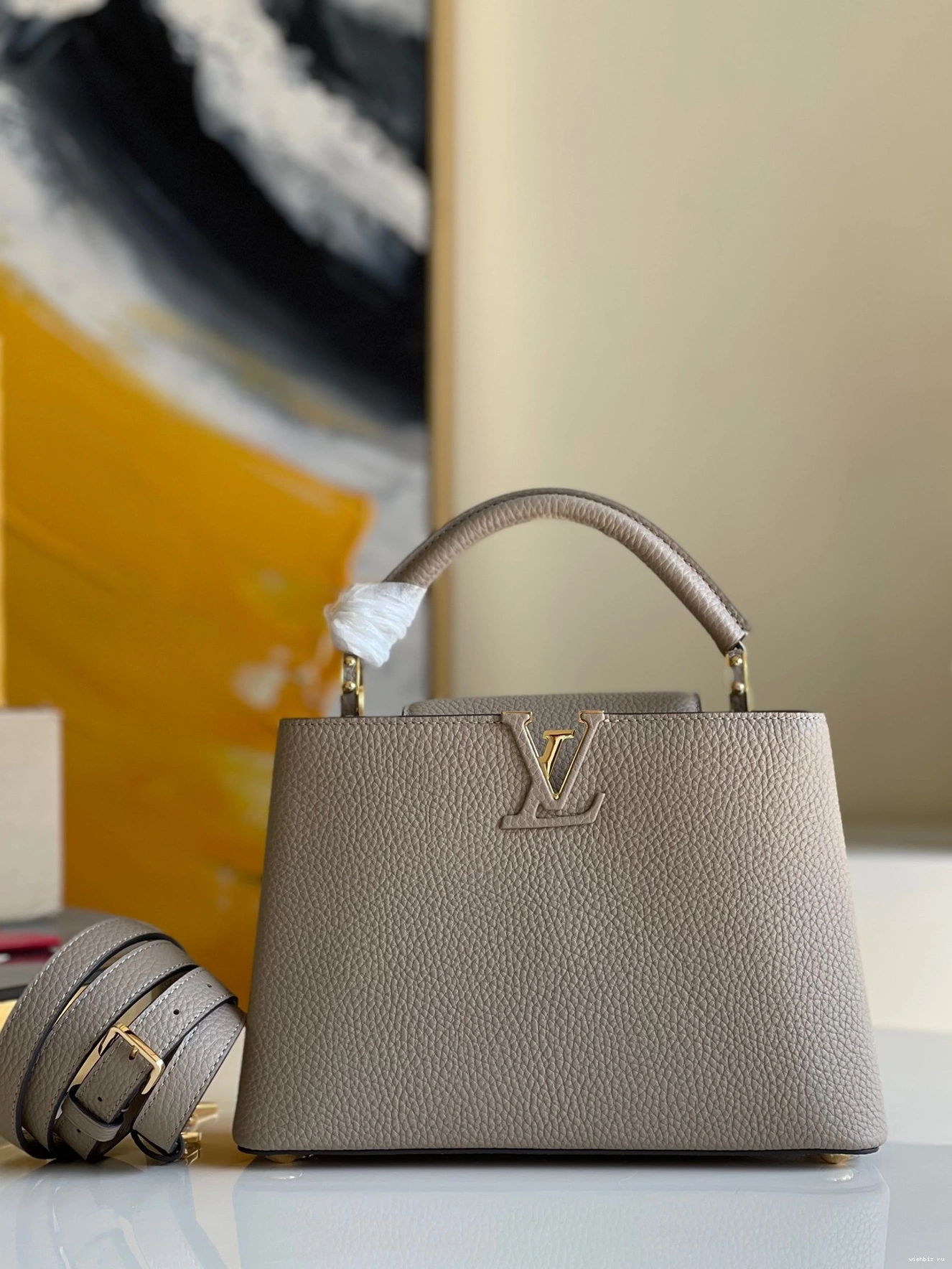 WIS BB VUITTON LOUIS CAPUCINES 0822